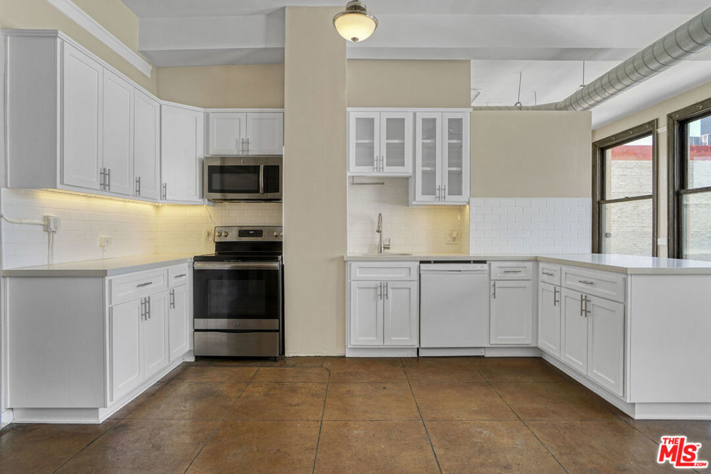 108 W 2nd Street - Photo 5