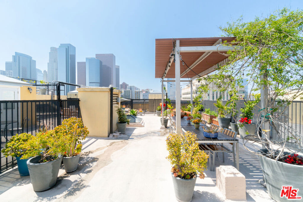 108 W 2nd Street - Photo 17