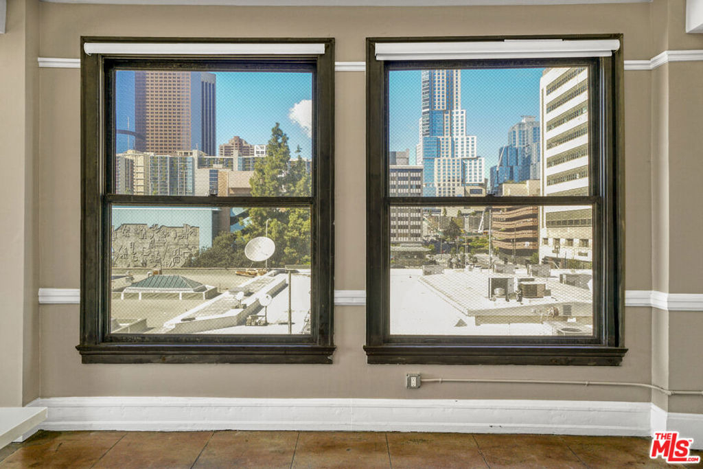108 W 2nd Street - Photo 3