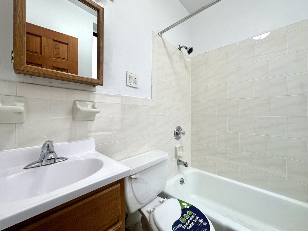 3133 Broadway - Photo 4