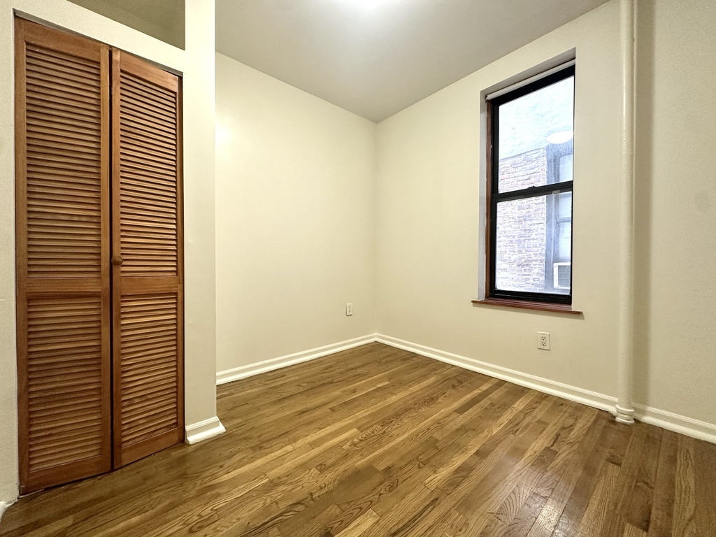 3133 Broadway - Photo 5