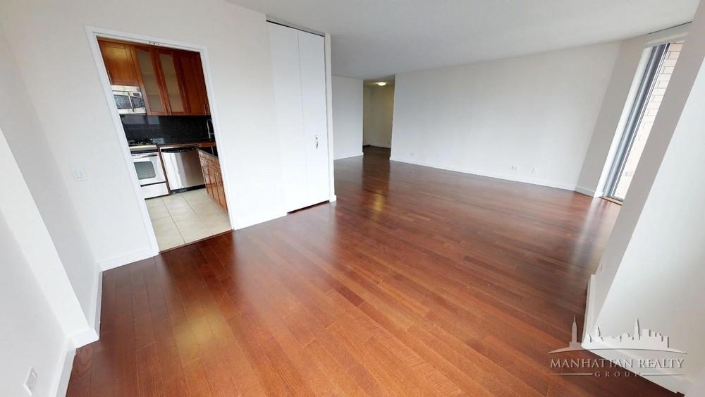 East 34th Street - Photo 3