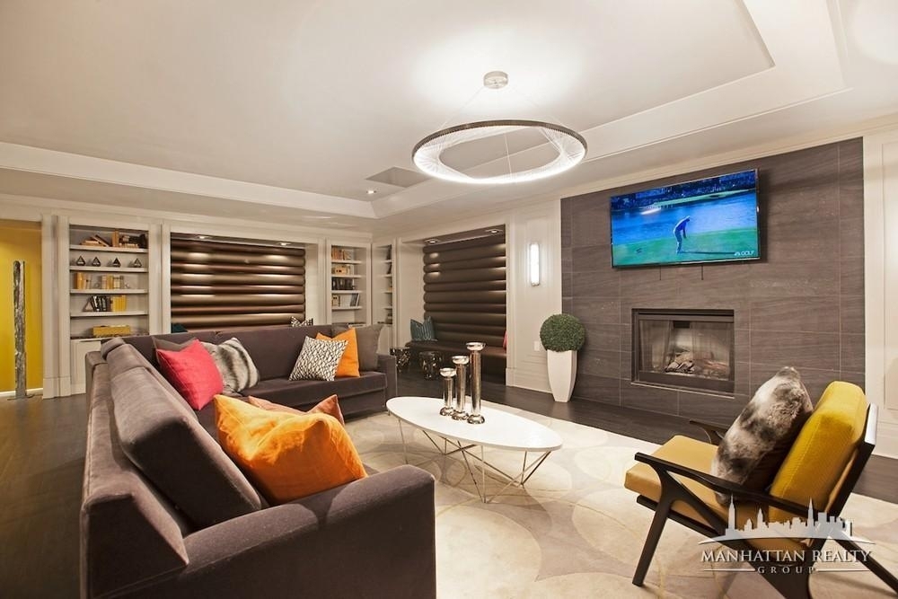 Hanover Square - Photo 8