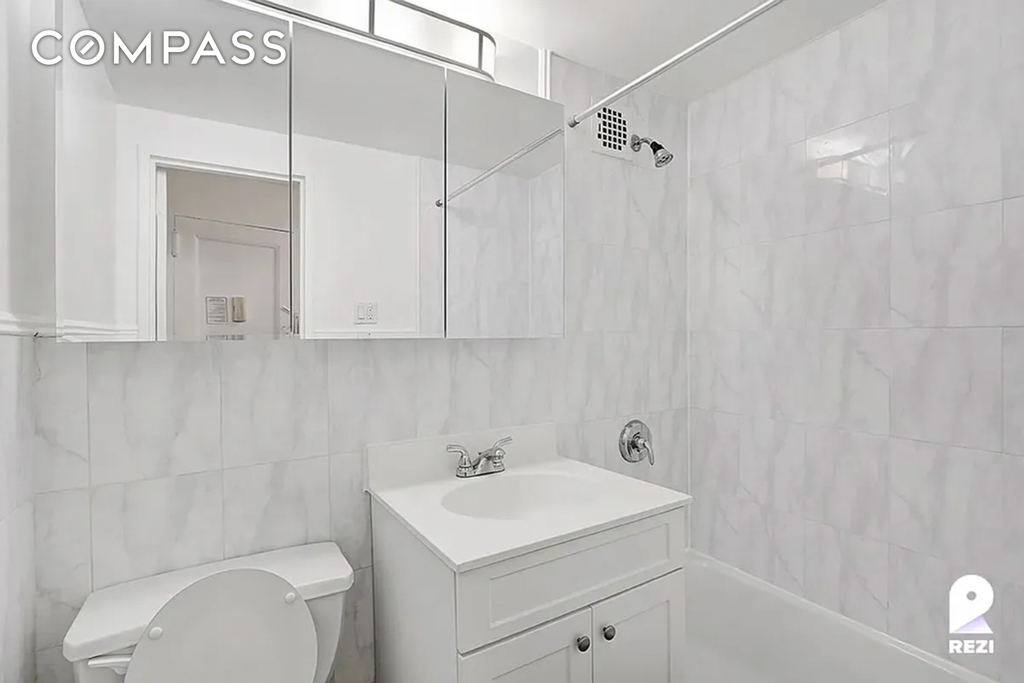 228 E 81st Street - Photo 2