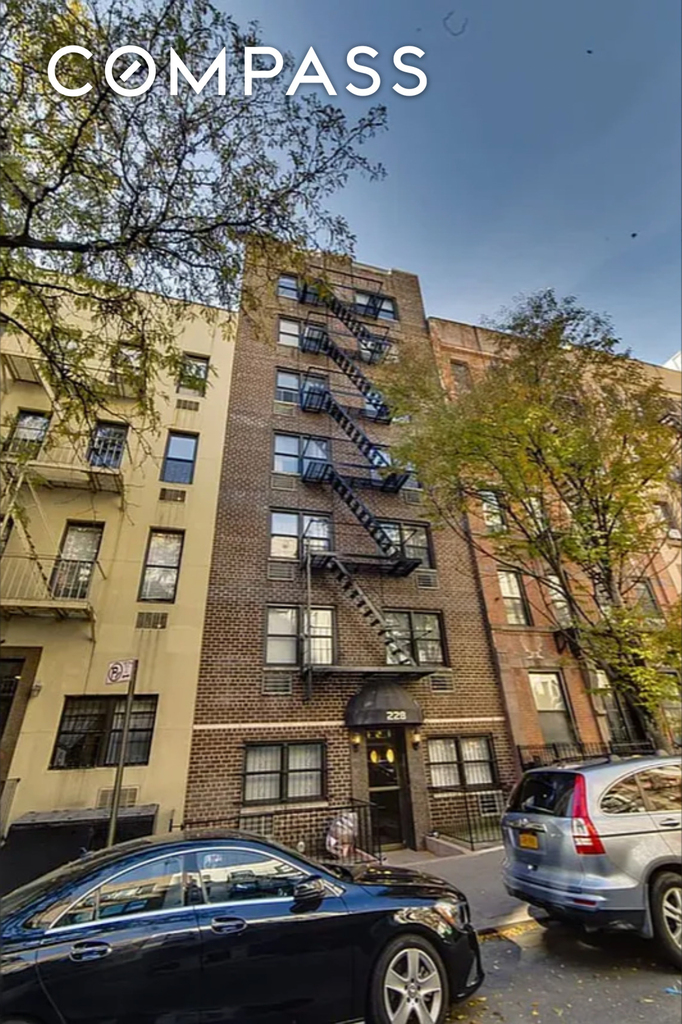 228 E 81st Street - Photo 4
