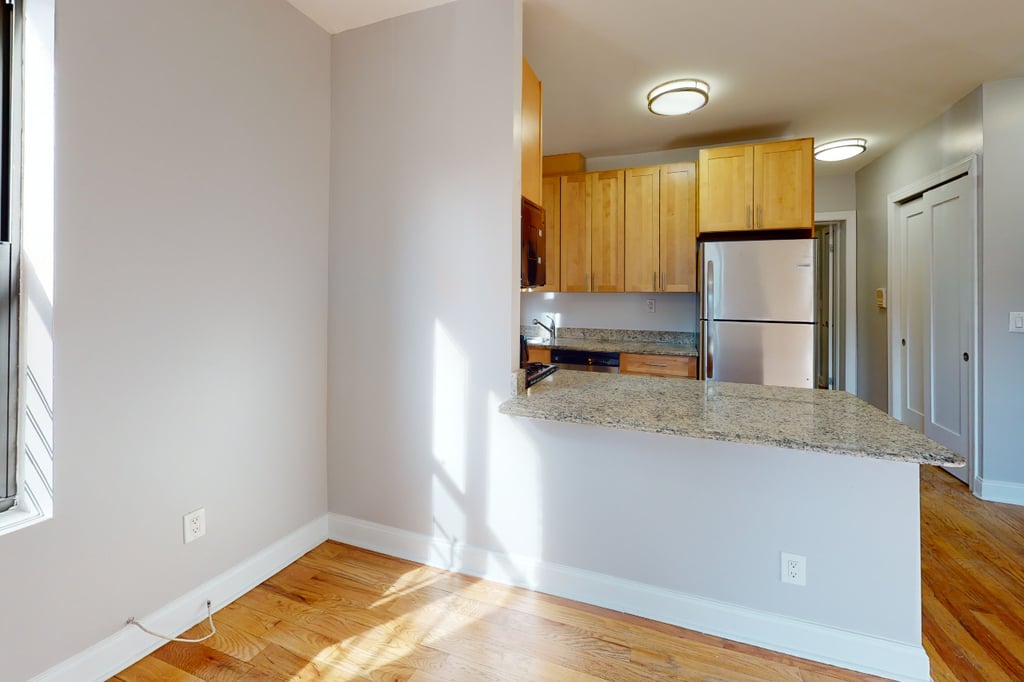 529 West 179th Street - Photo 4
