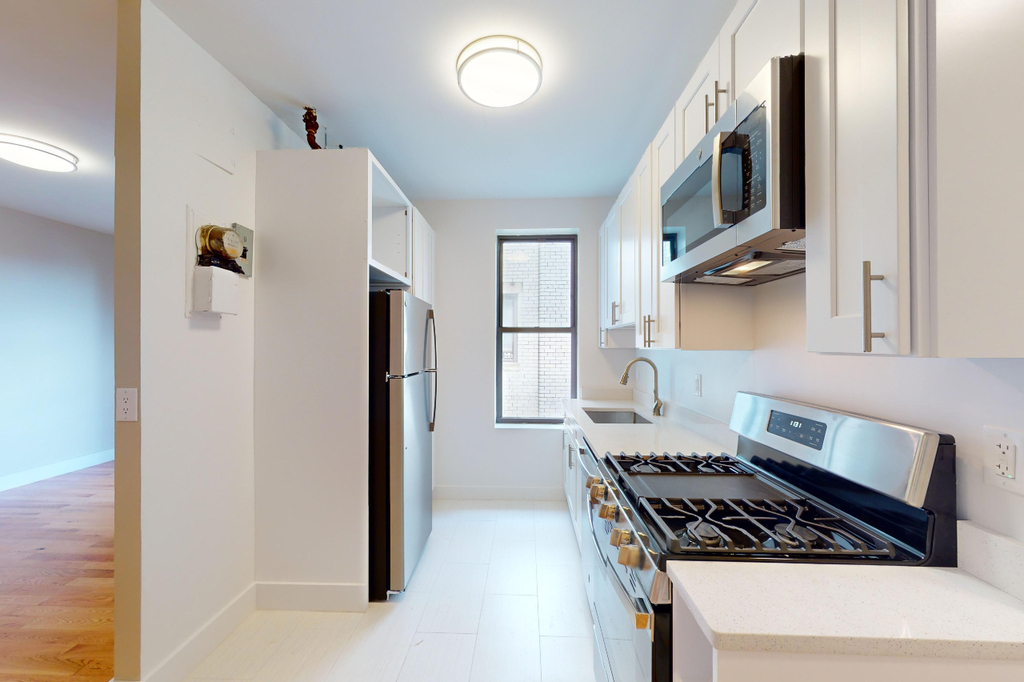 1061 St Nicholas Avenue - Photo 2