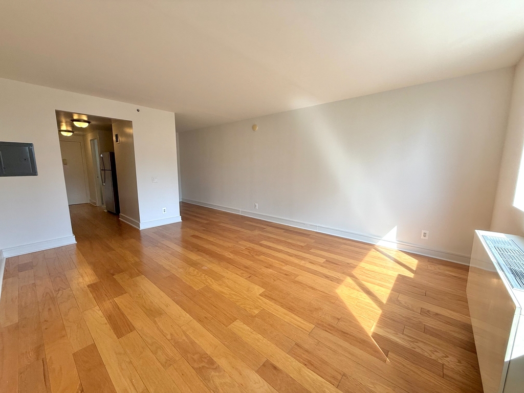 96th Street & West end avenue  - Photo 2