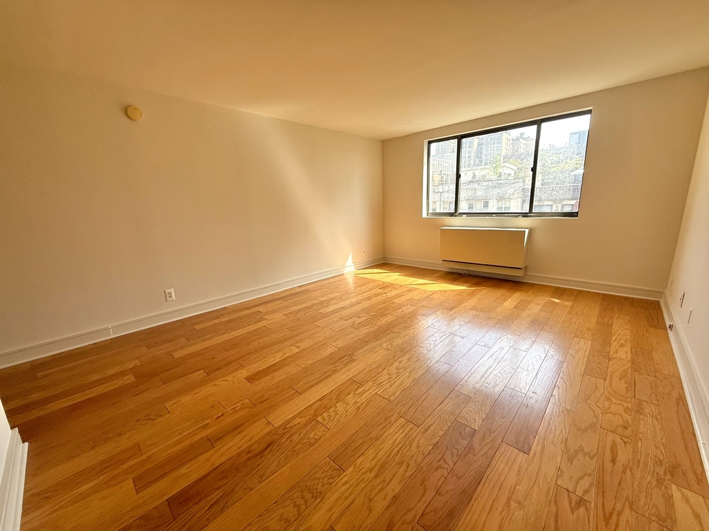96th Street & West end avenue  - Photo 1