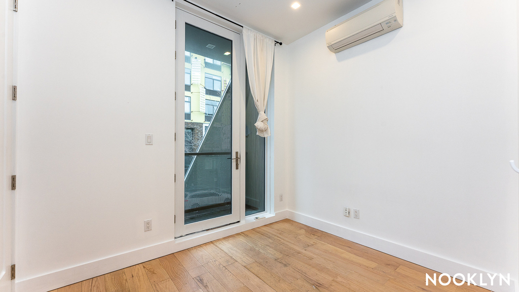 127 Troutman Street - Photo 8