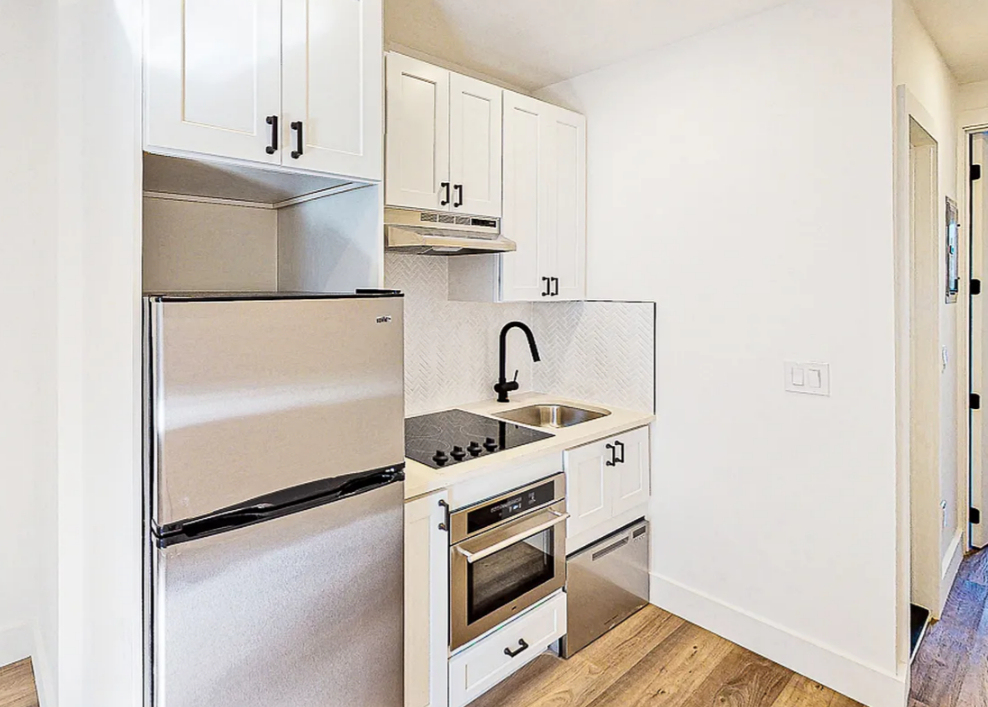 2785 Broadway - Photo 2