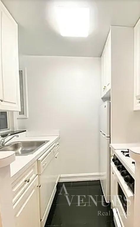 East 81st Street - Photo 2
