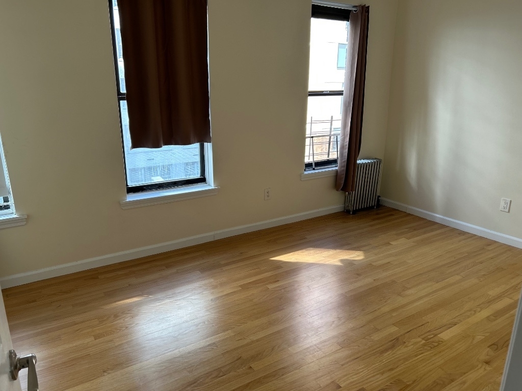 East 80th Street - Photo 5