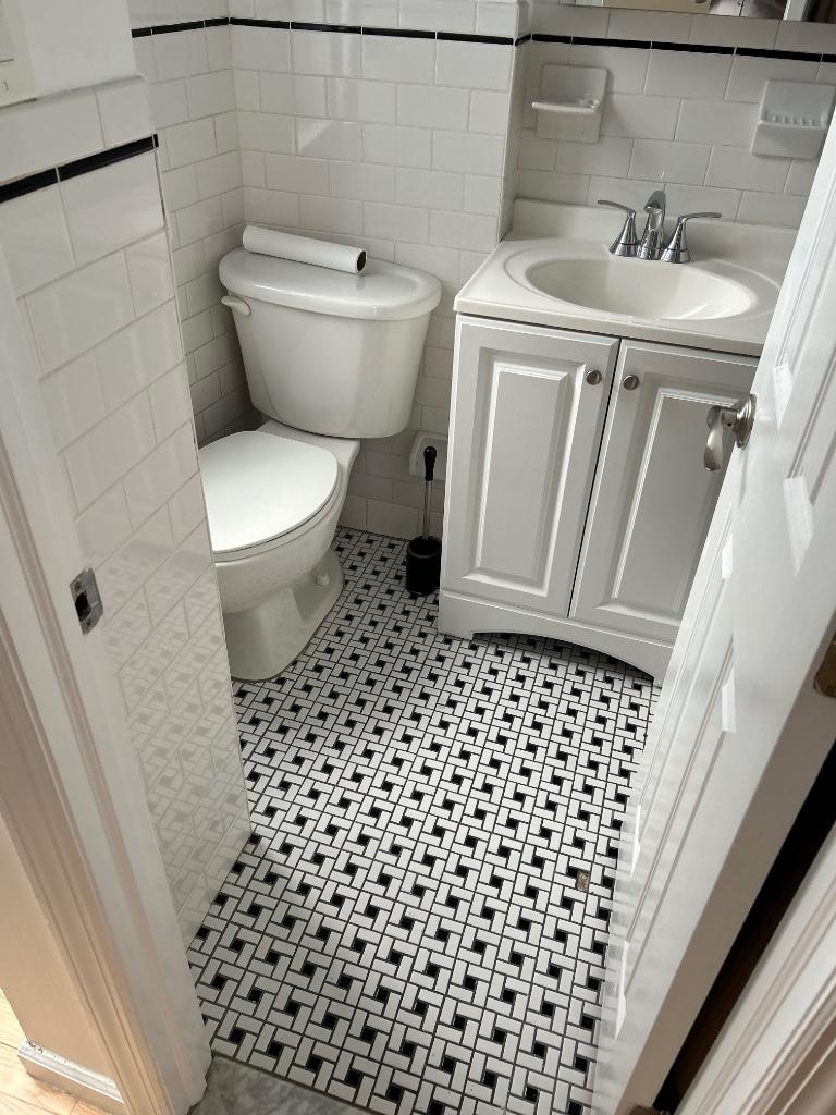 East 80th Street - Photo 2
