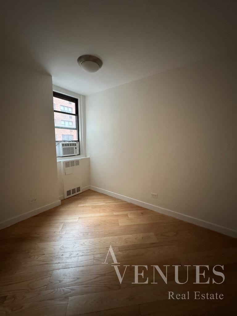 East 79th Street - Photo 5