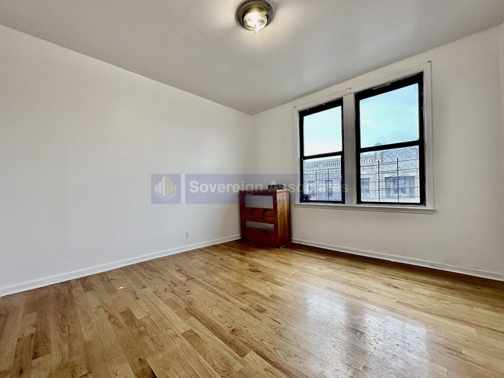 638 West 160th St - Photo 4
