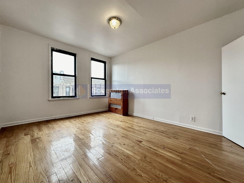 638 West 160th St - Photo 3