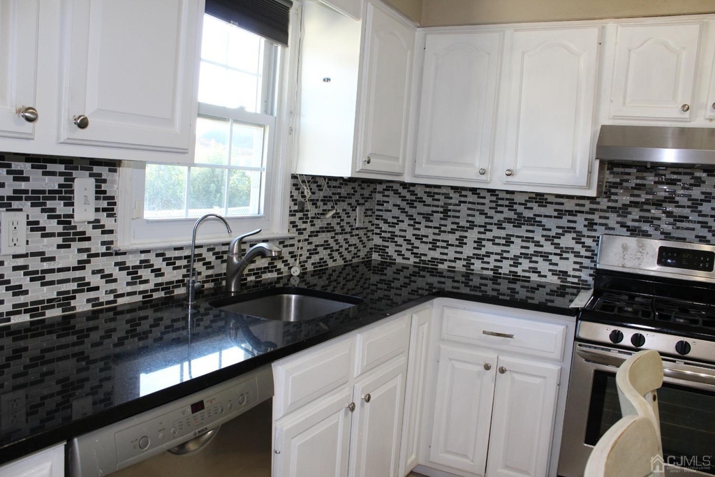 77 Canal Street - Photo 3