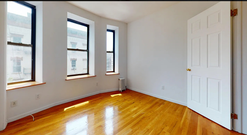 East 7th  street  - Photo 8
