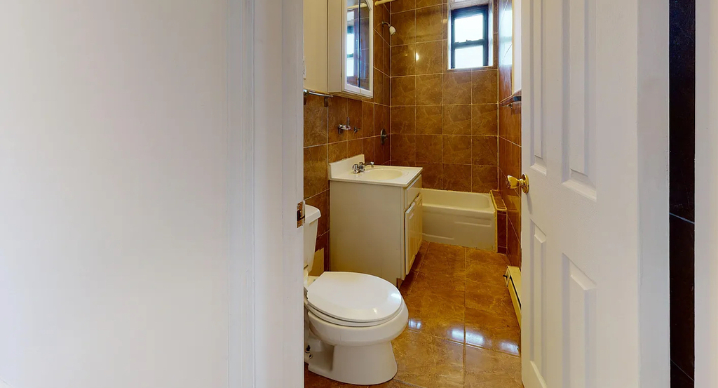 East 7th  street  - Photo 10