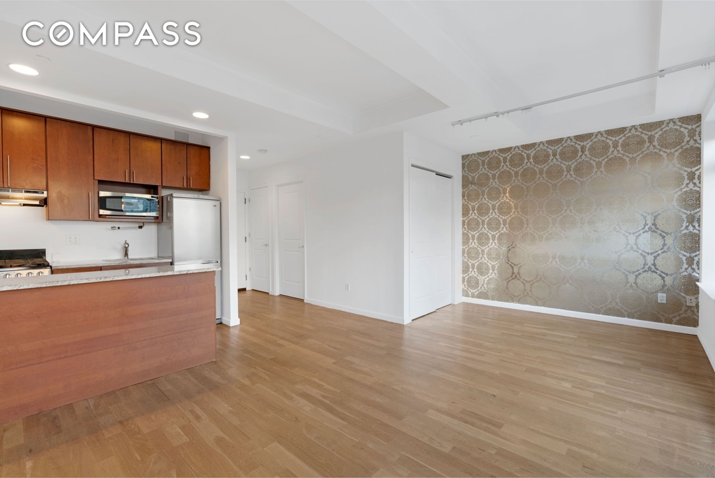 416 E 117th Street - Photo 3