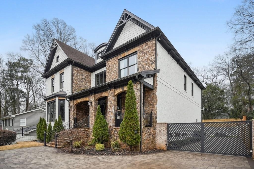 1930 Northside Drive Nw - Photo 1