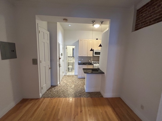 1748 1st Avenue - Photo 4