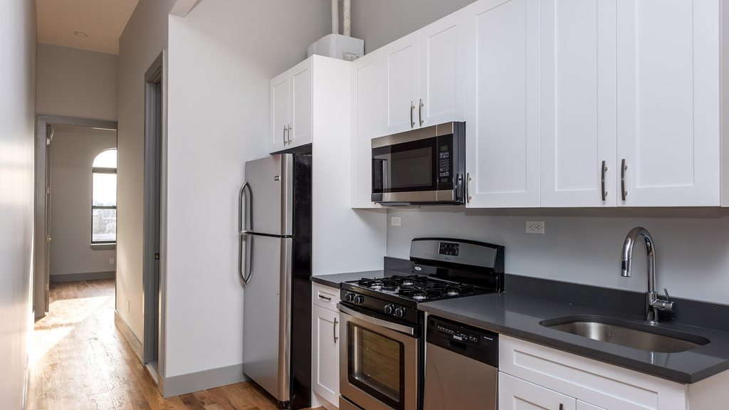 655 Knickerbocker Avenue - Photo 0