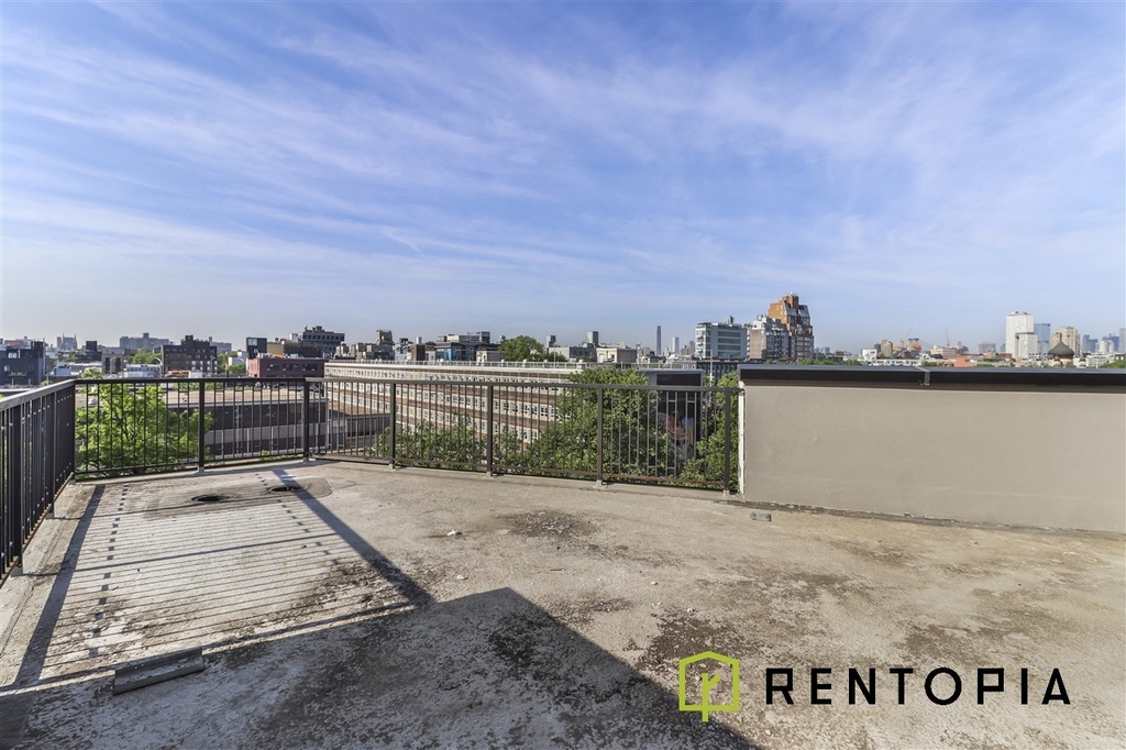 494 Manhattan Avenue - Photo 1