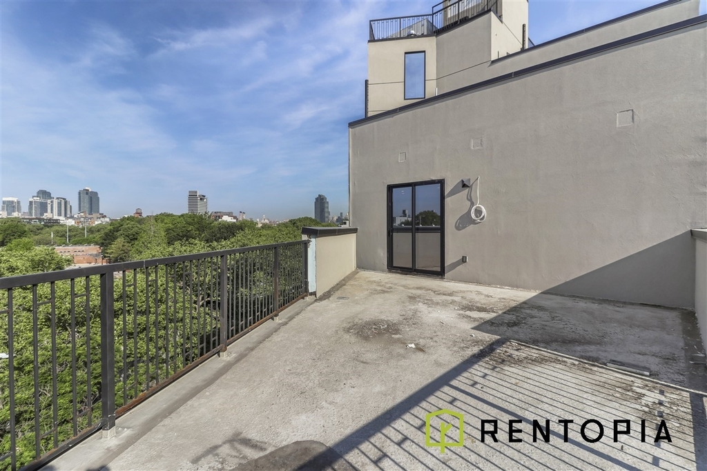 494 Manhattan Avenue - Photo 6