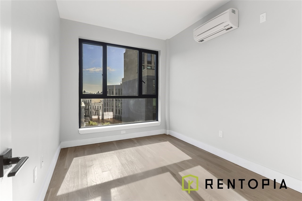 494 Manhattan Avenue - Photo 5