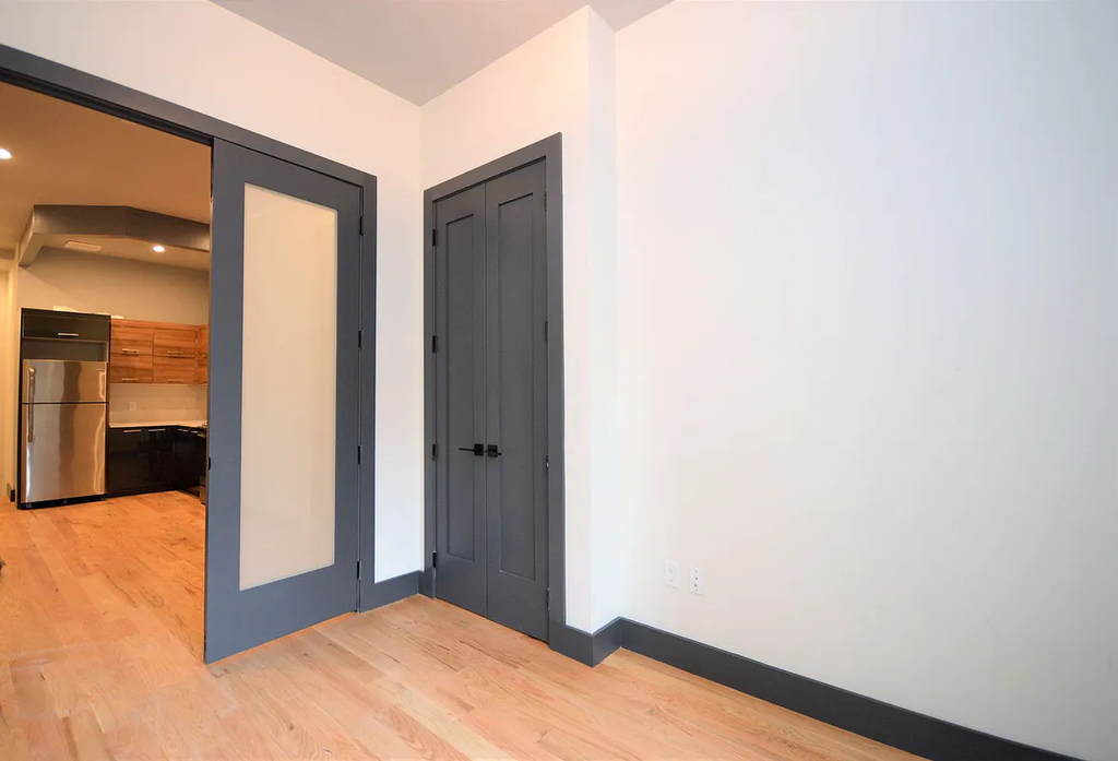 83 Humboldt Street - Photo 3