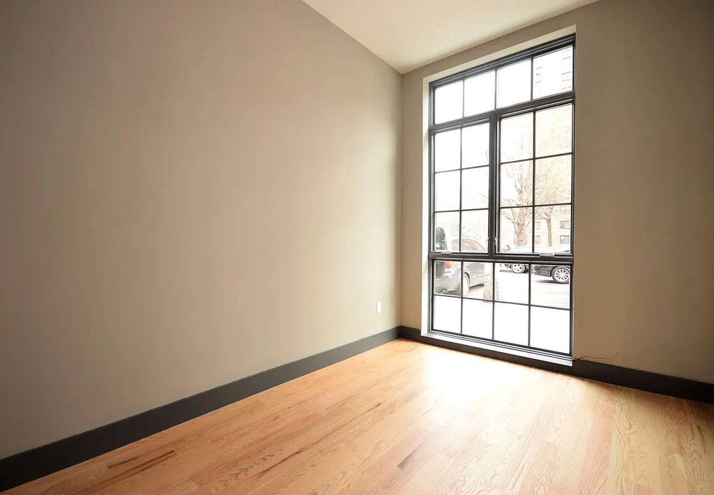 83 Humboldt Street - Photo 0