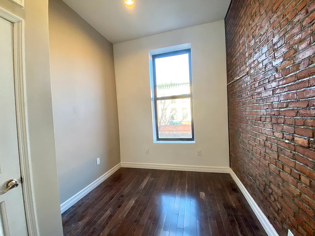 920 Fulton Street - Photo 2