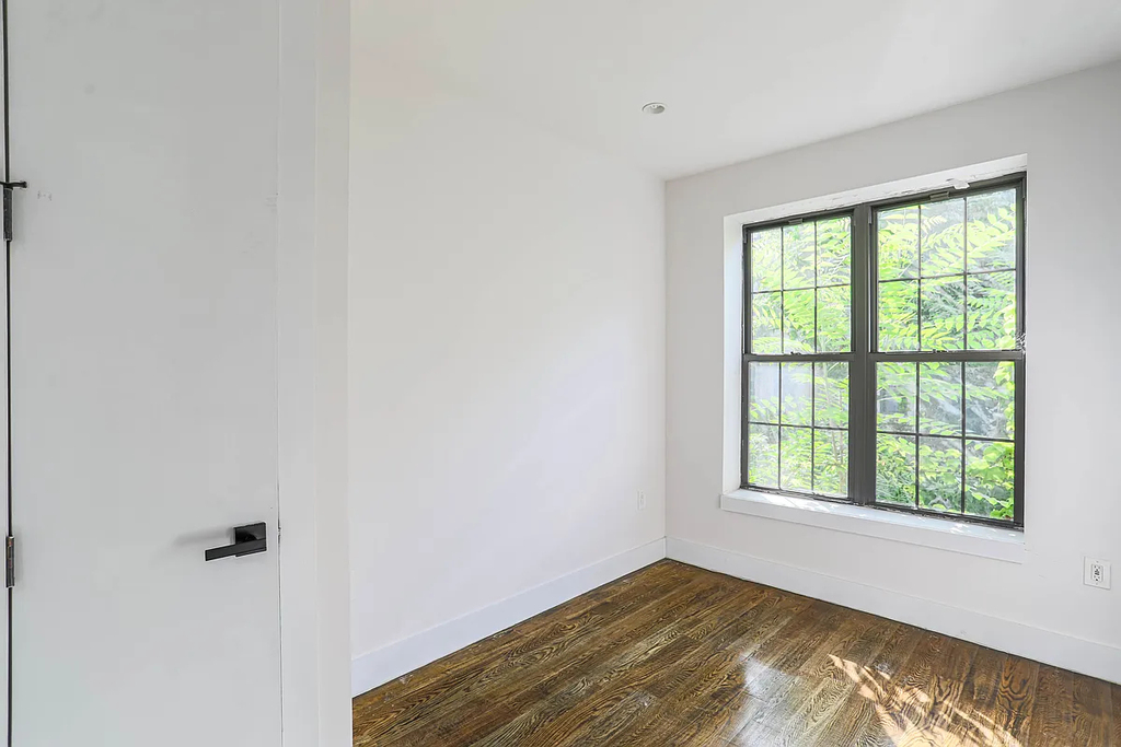 1704 Madison Street - Photo 2