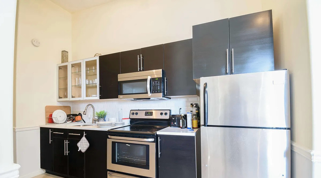 436 Wilson Avenue - Photo 3