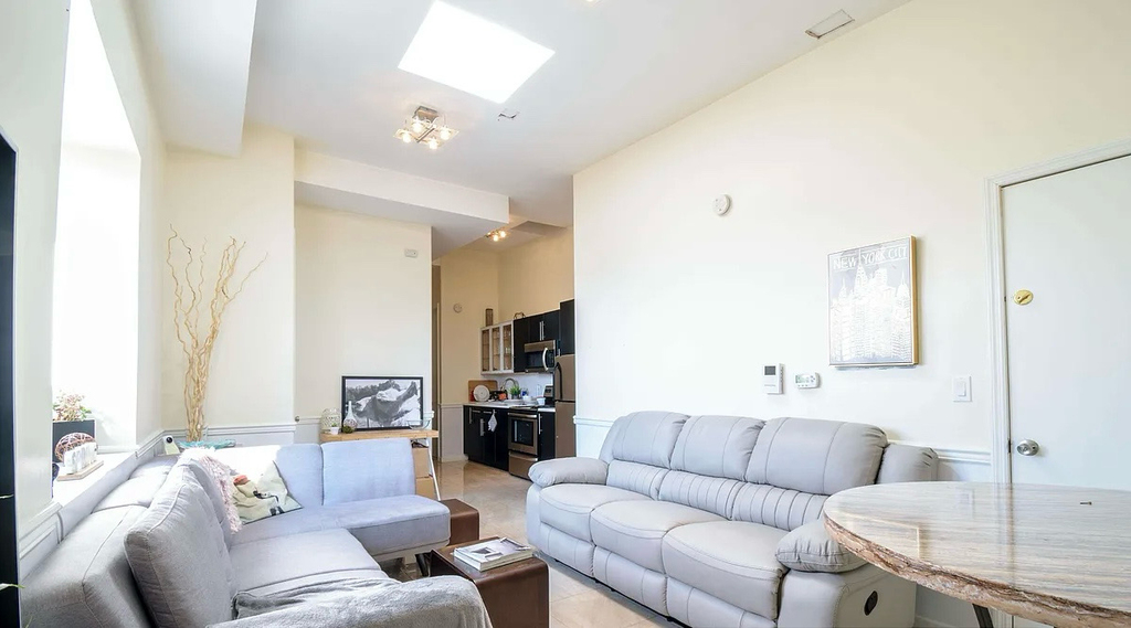 436 Wilson Avenue - Photo 2