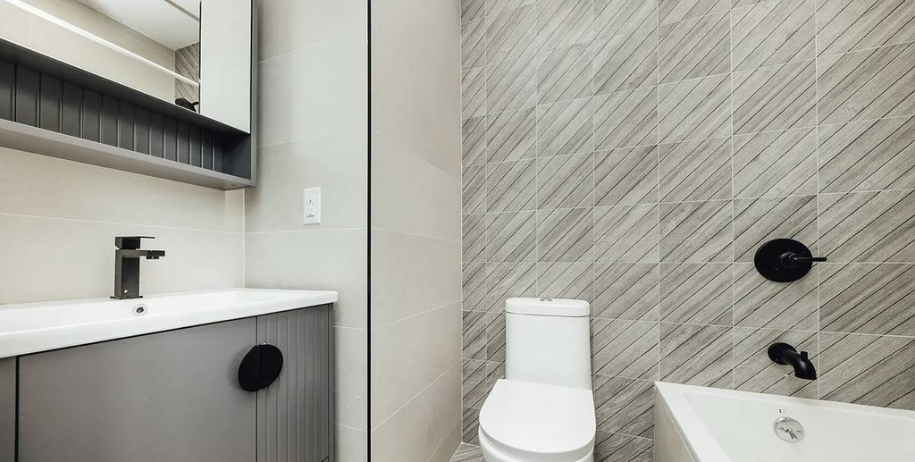 237 Montrose Avenue - Photo 3