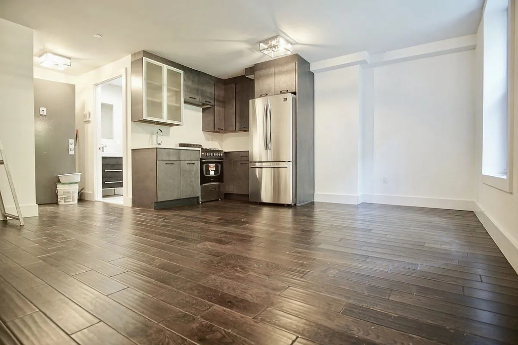 807 Quincy Avenue - Photo 1