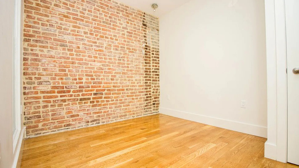 193 Bedford Avenue - Photo 4