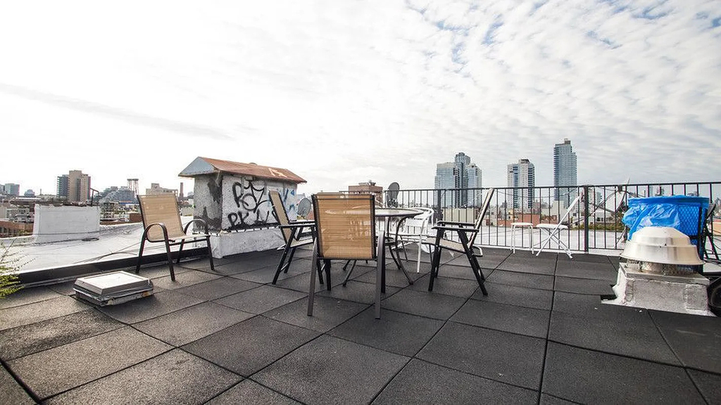 193 Bedford Avenue - Photo 11