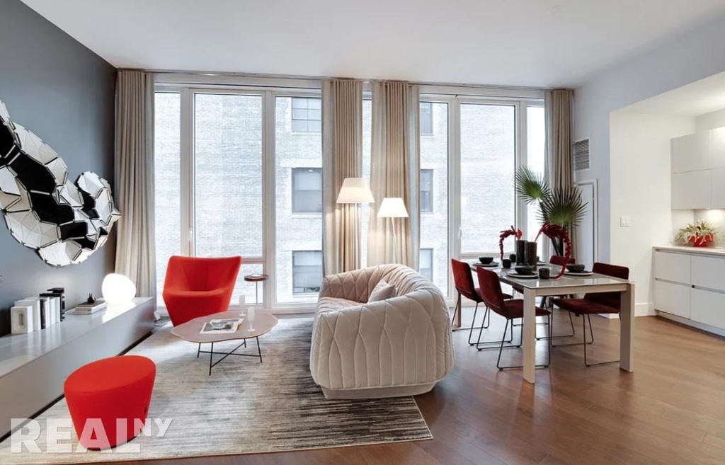 East 44th Street - Photo 2