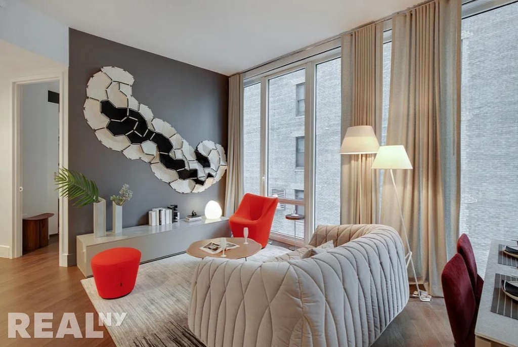 East 44th Street - Photo 1
