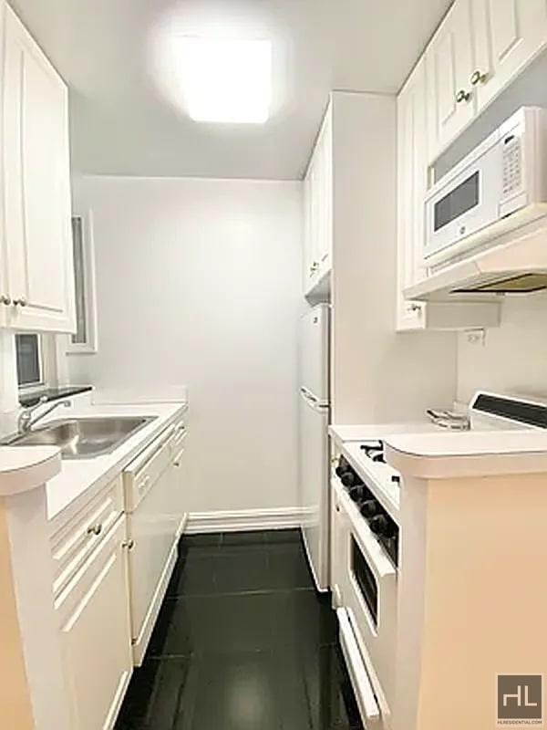 East 81 Street - Photo 2