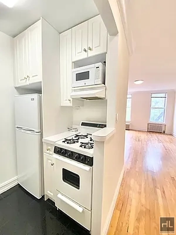 East 81 Street - Photo 3