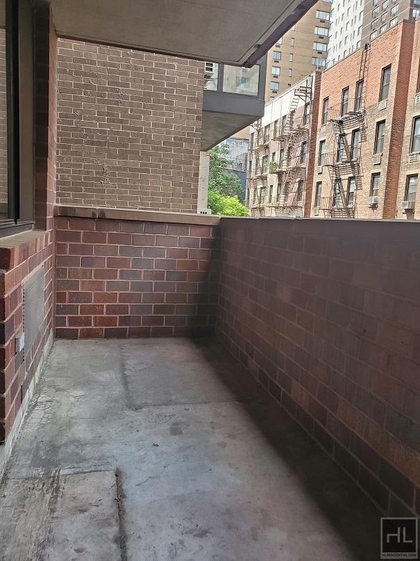 East 86th Street - Photo 2