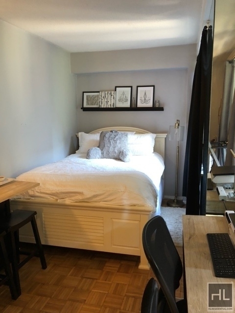 East 86th Street - Photo 0