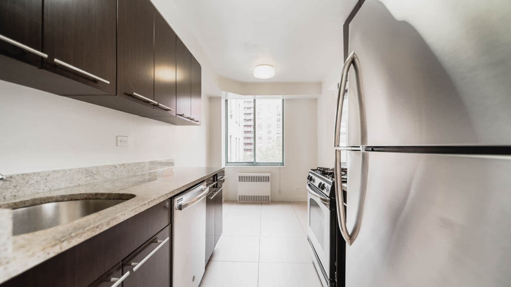 750 Columbus Ave. - Photo 8