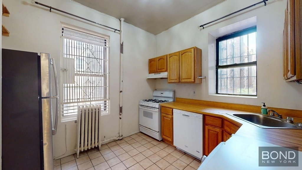 West 106th Street - Photo 13