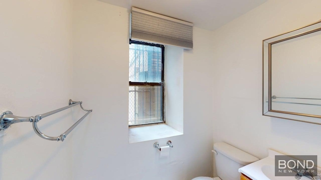 West 106th Street - Photo 19